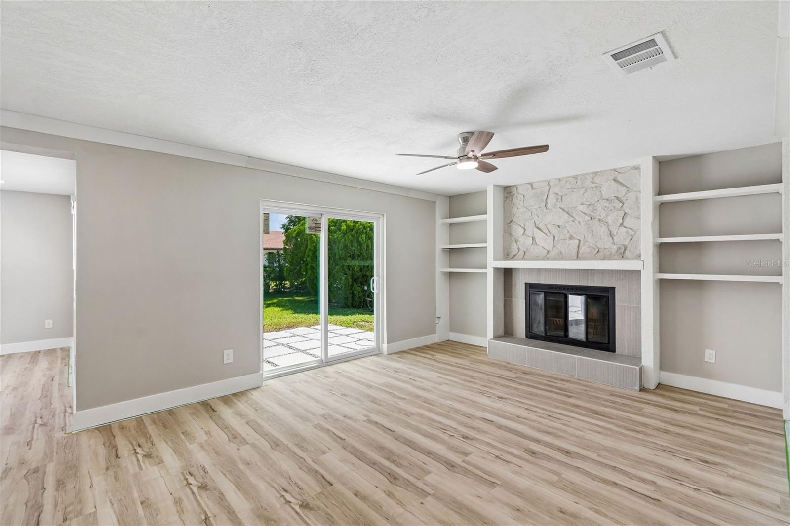 4559 INGERSOL PL — photo 23