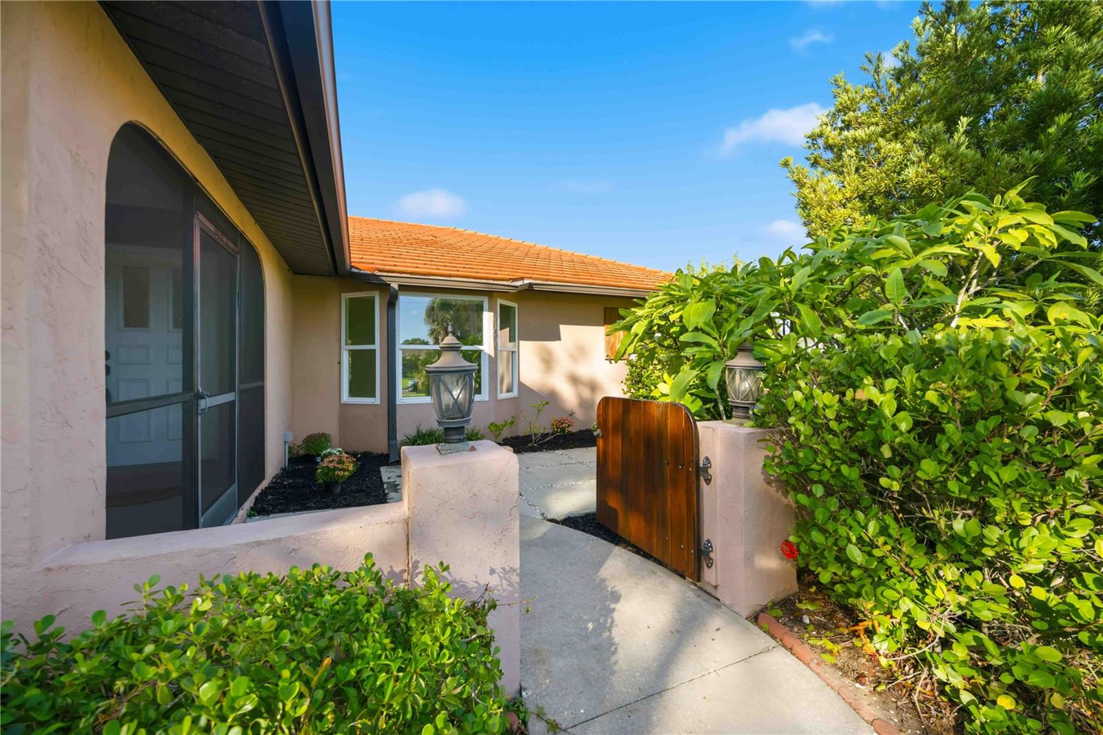 2317 GOYA DR — photo 15