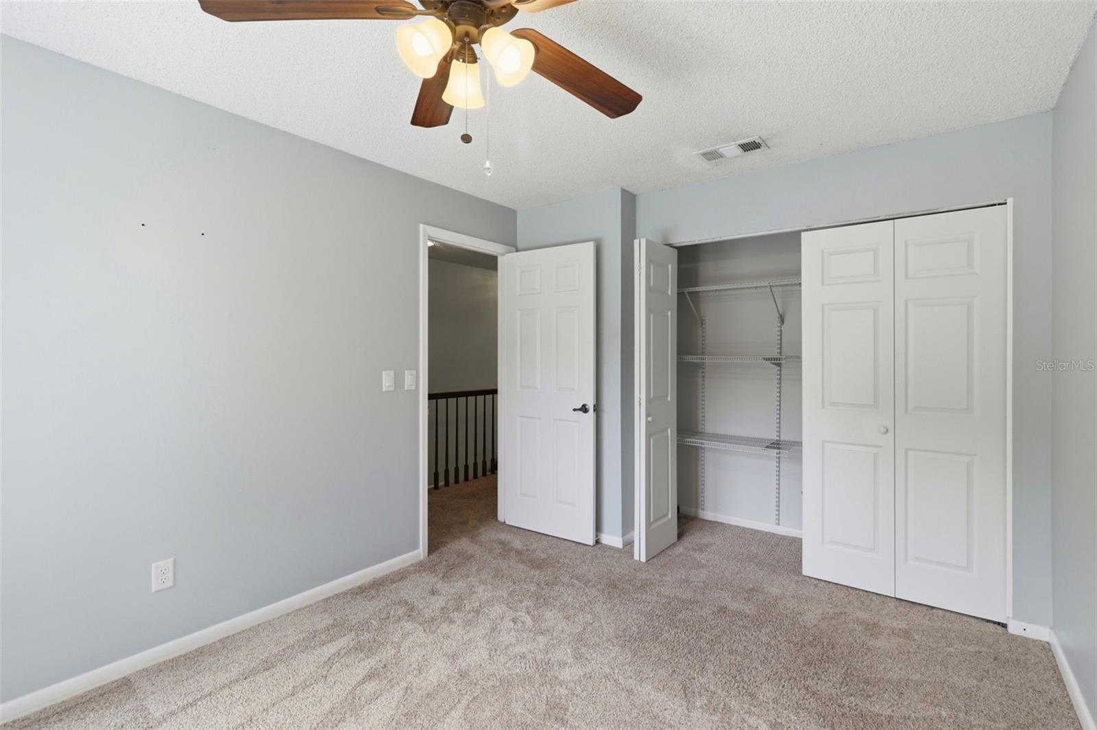 302 BLOOMINGFIELD DR — photo 38