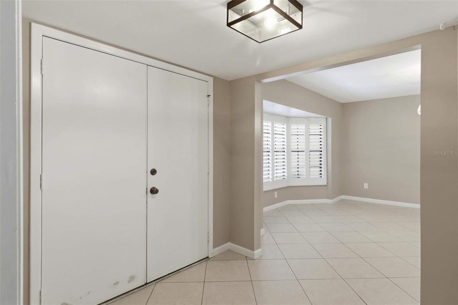 302 BLOOMINGFIELD DR — photo 12