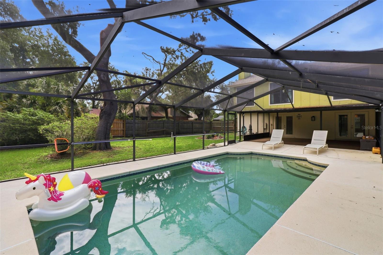 302 BLOOMINGFIELD DR — photo 3