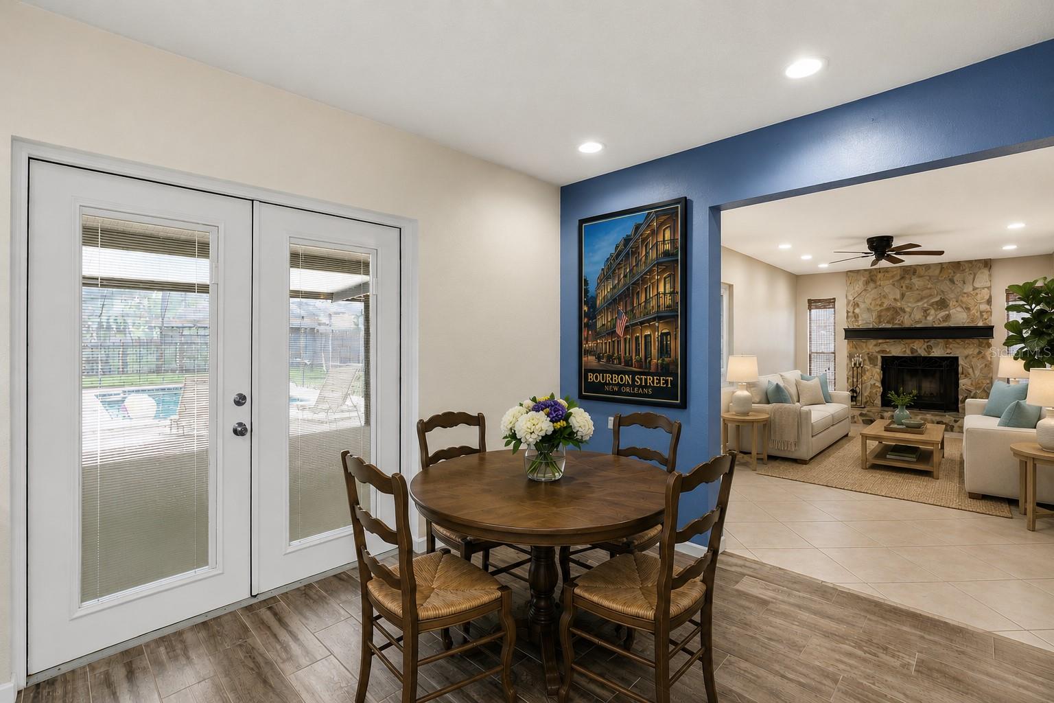 302 BLOOMINGFIELD DR — photo 5
