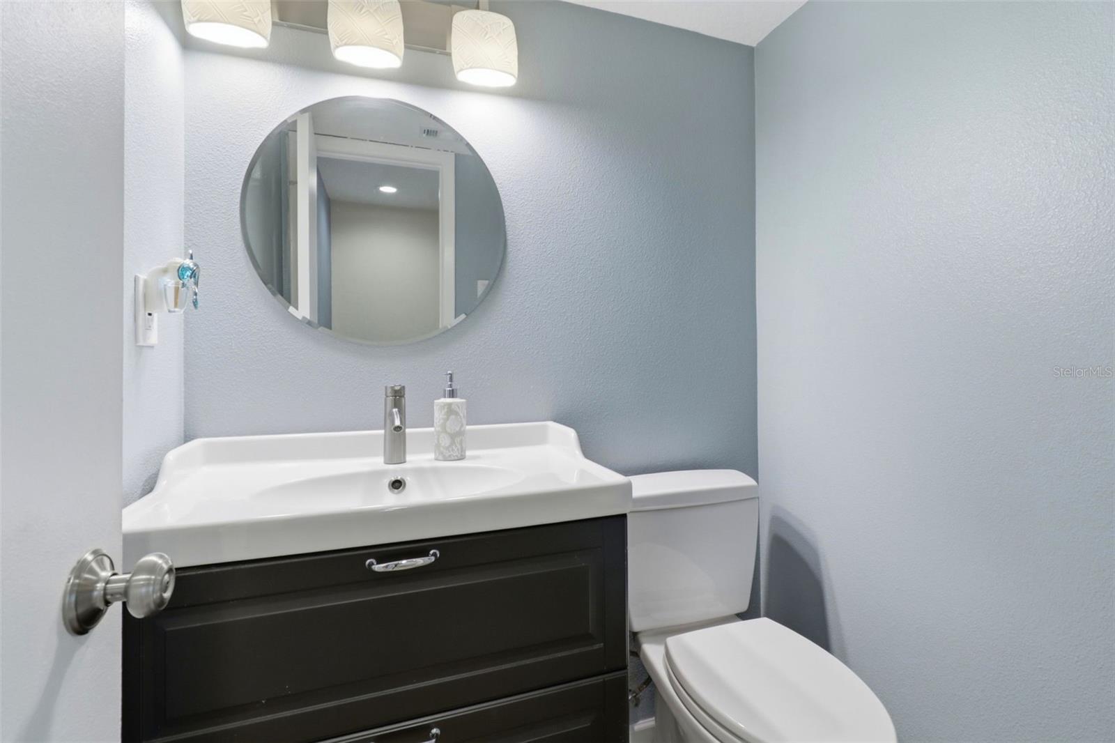 302 BLOOMINGFIELD DR — photo 28