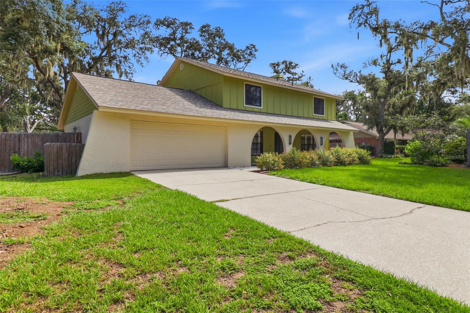 302 BLOOMINGFIELD DR — photo 48