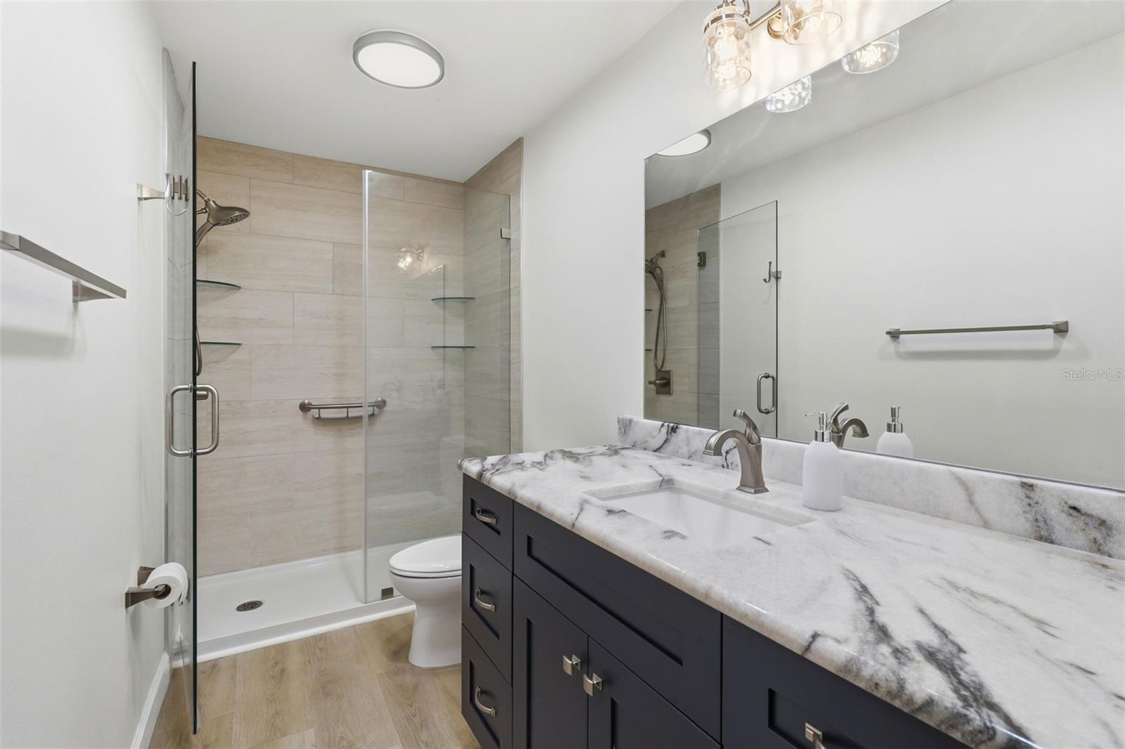 302 BLOOMINGFIELD DR — photo 41
