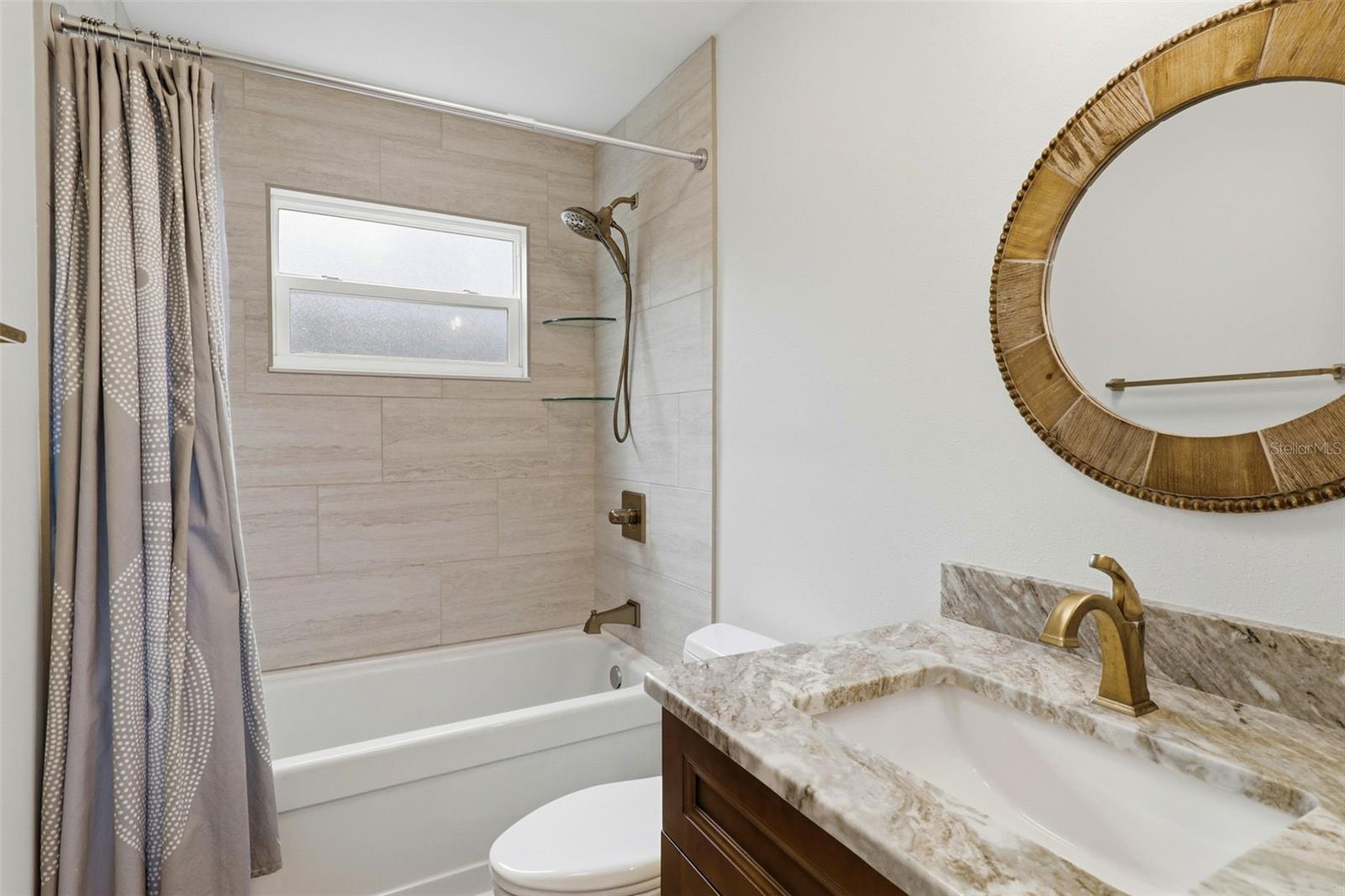 302 BLOOMINGFIELD DR — photo 35