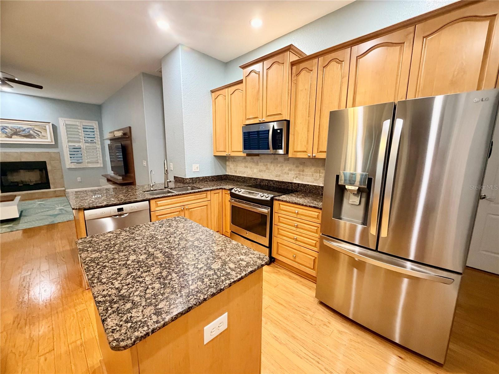 2008 N POINTE ALEXIS DR — photo 15