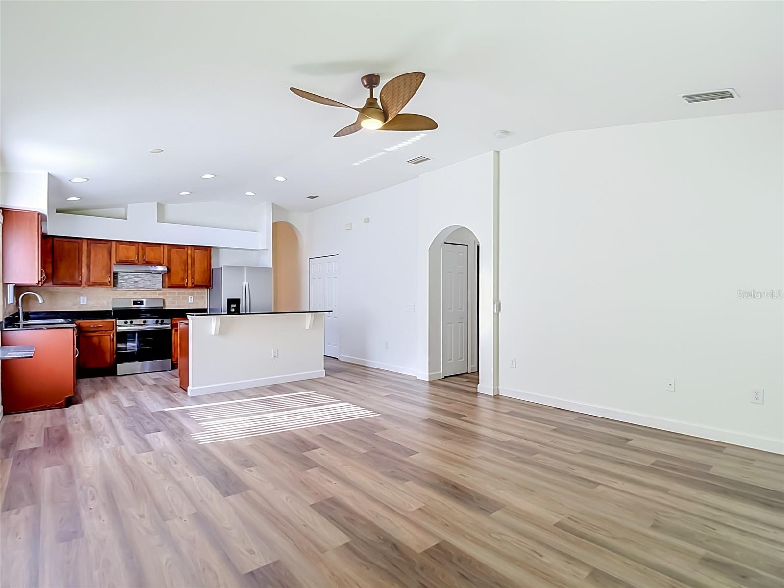 4751 BARCHETTA — photo 41