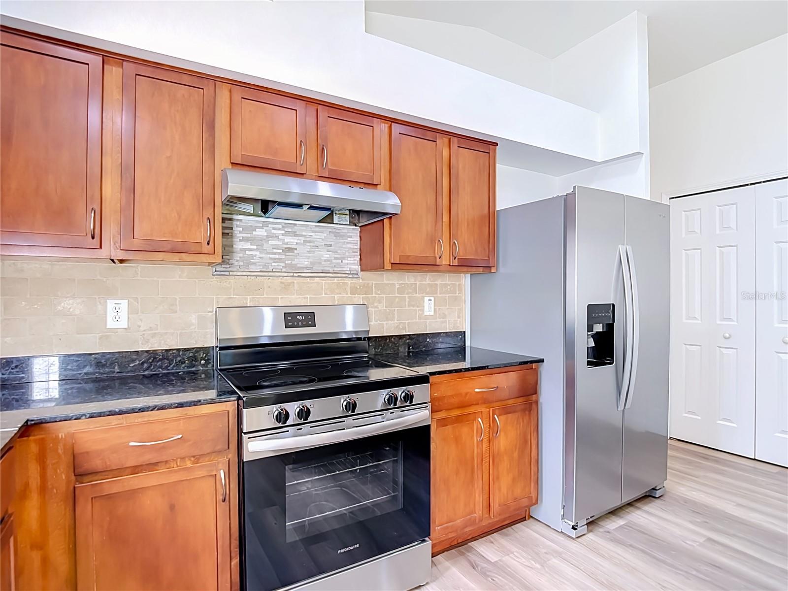 4751 BARCHETTA — photo 33