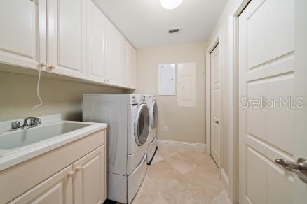 11 BAYMONT ST #1006 — photo 17