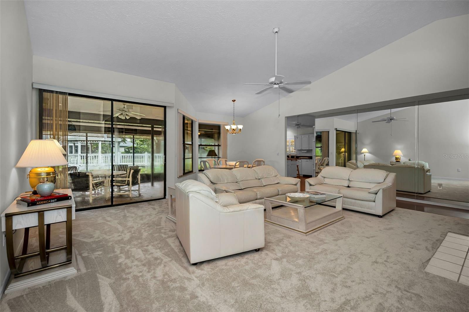 900 LUCAS LN — photo 5