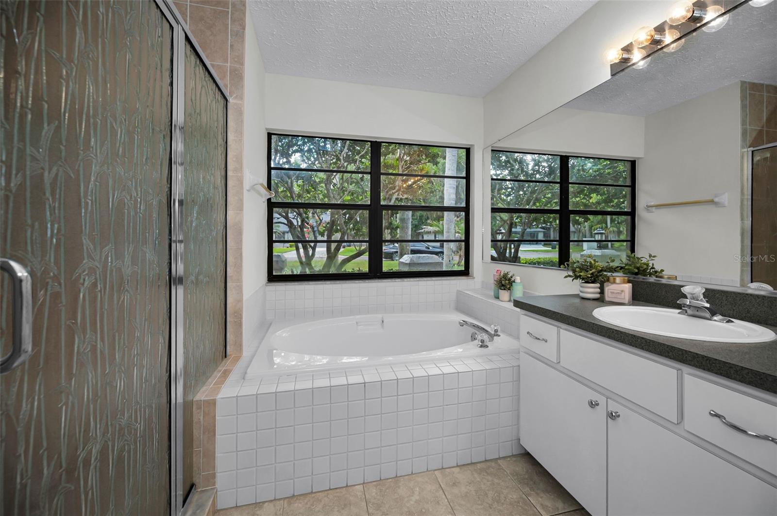 900 LUCAS LN — photo 14