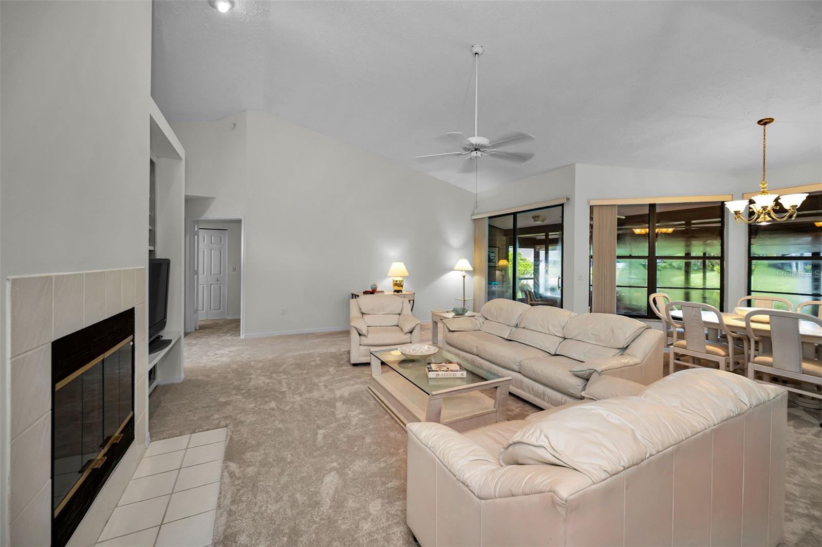 900 LUCAS LN — photo 4