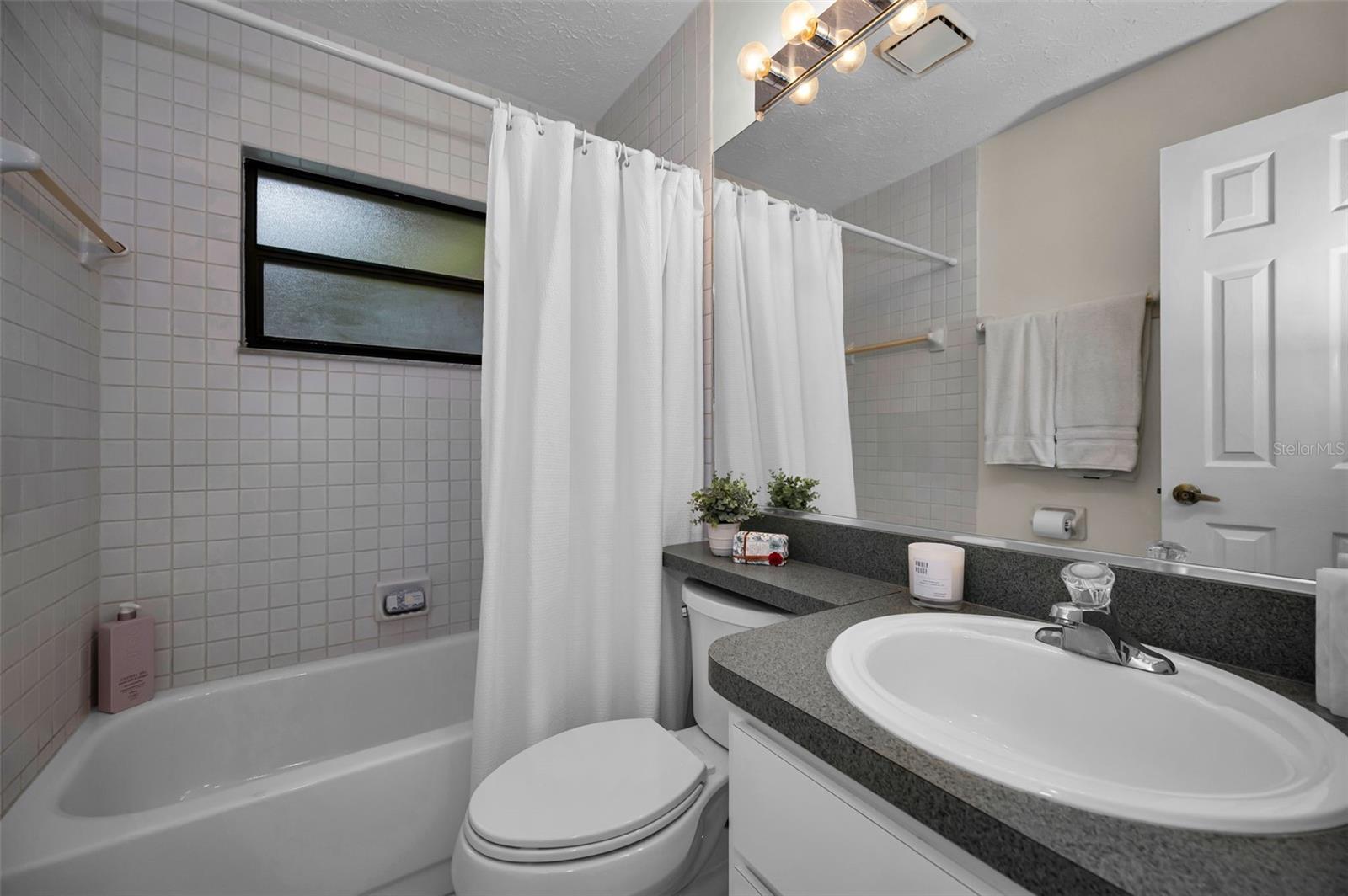 900 LUCAS LN — photo 17
