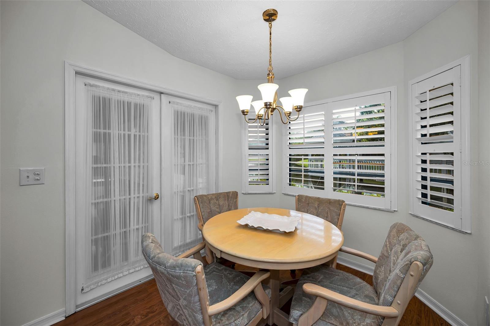 900 LUCAS LN — photo 10