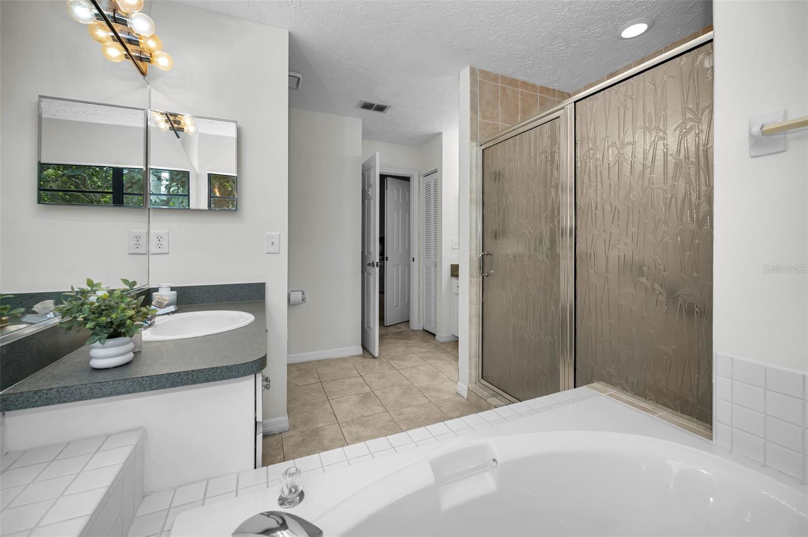 900 LUCAS LN — photo 13