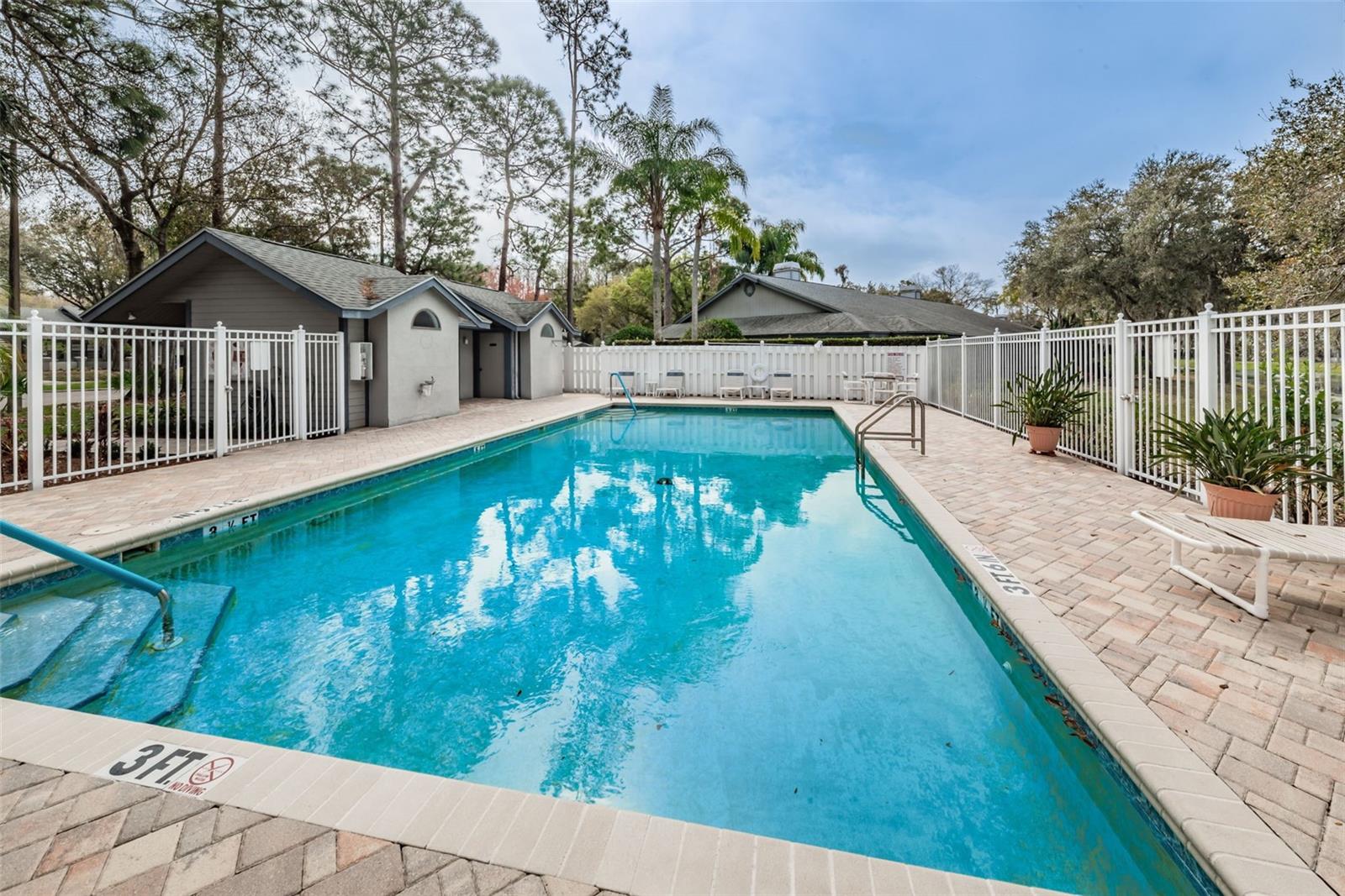 900 LUCAS LN — photo 27