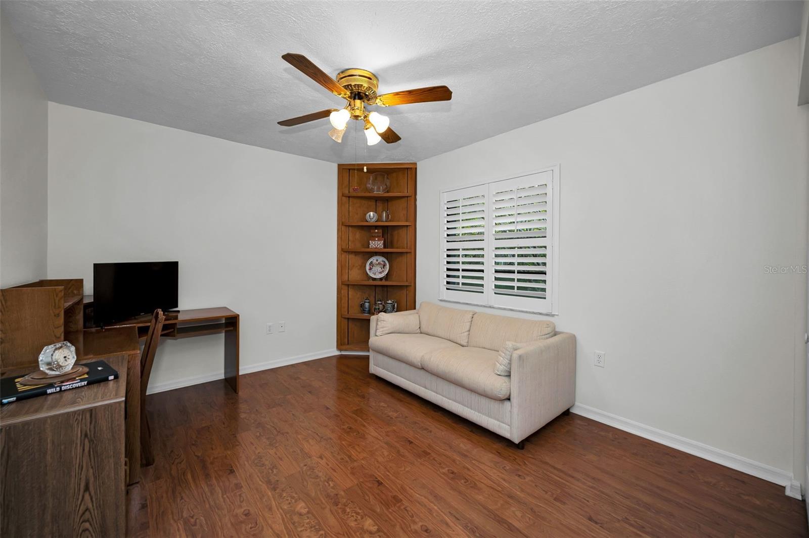 900 LUCAS LN — photo 16