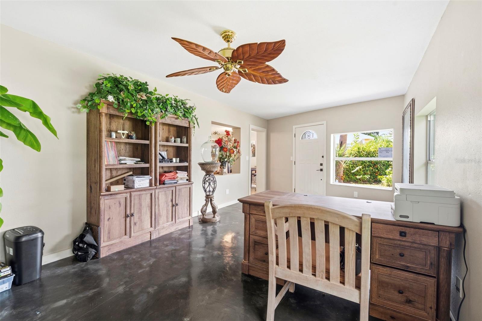 3947 HUNTINGTON ST NE — photo 10