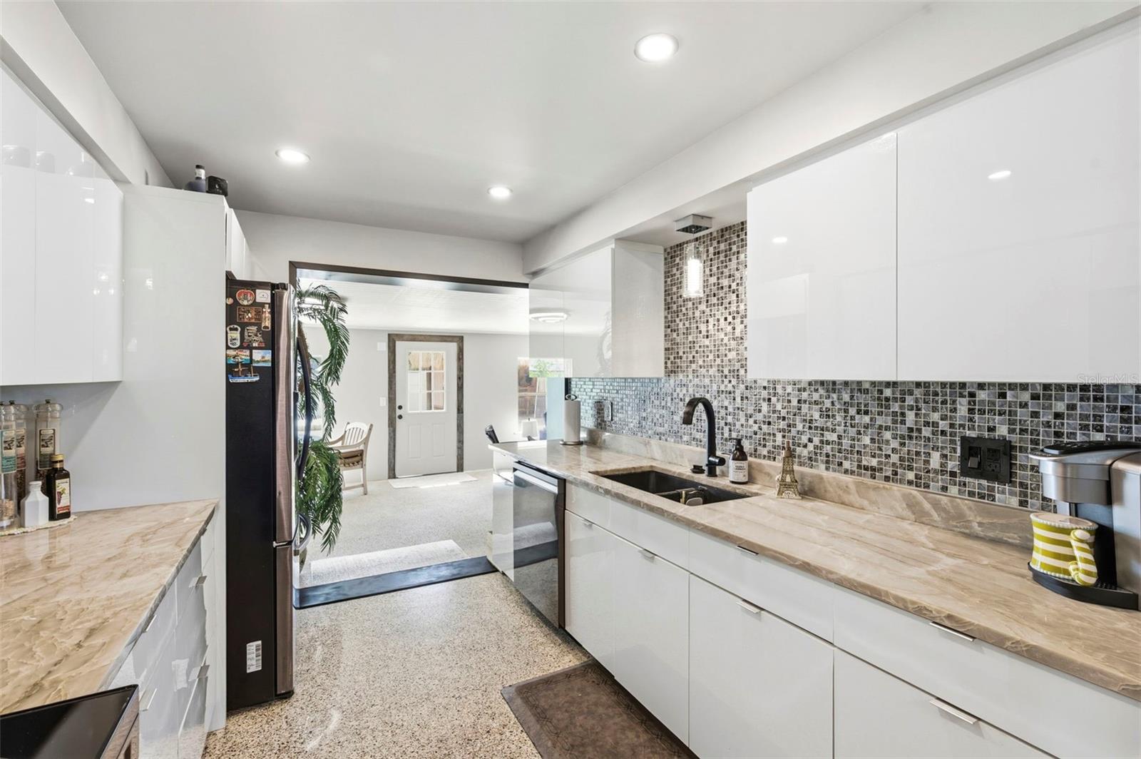 3947 HUNTINGTON ST NE — photo 18