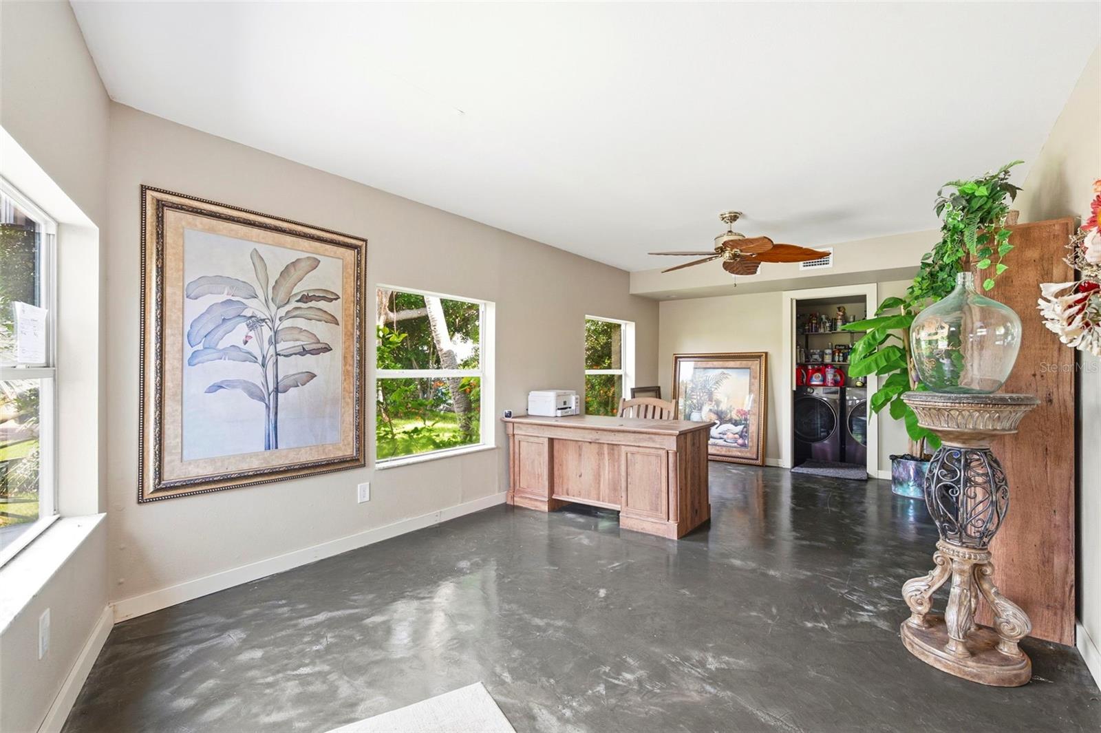 3947 HUNTINGTON ST NE — photo 8