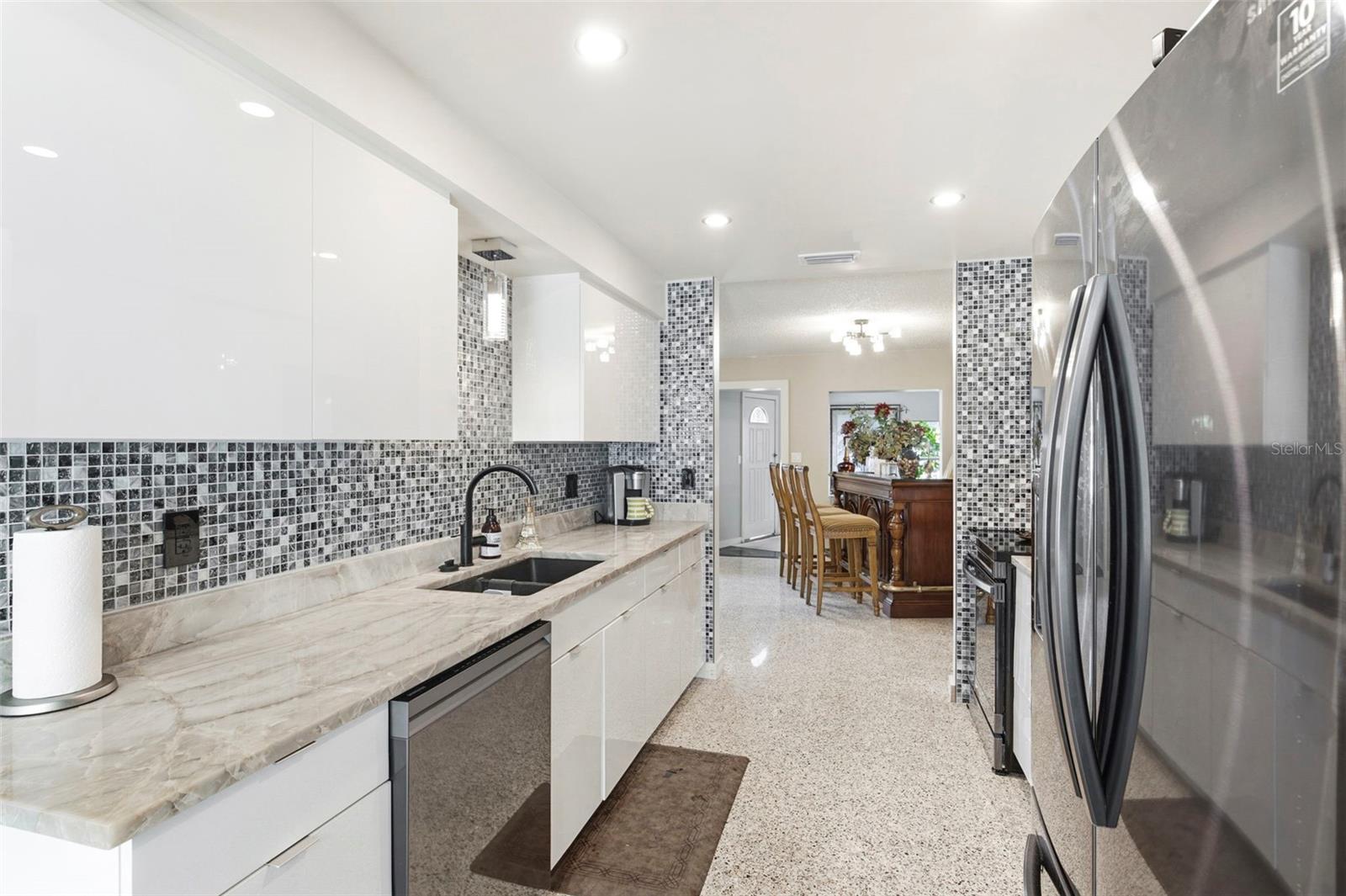 3947 HUNTINGTON ST NE — photo 22