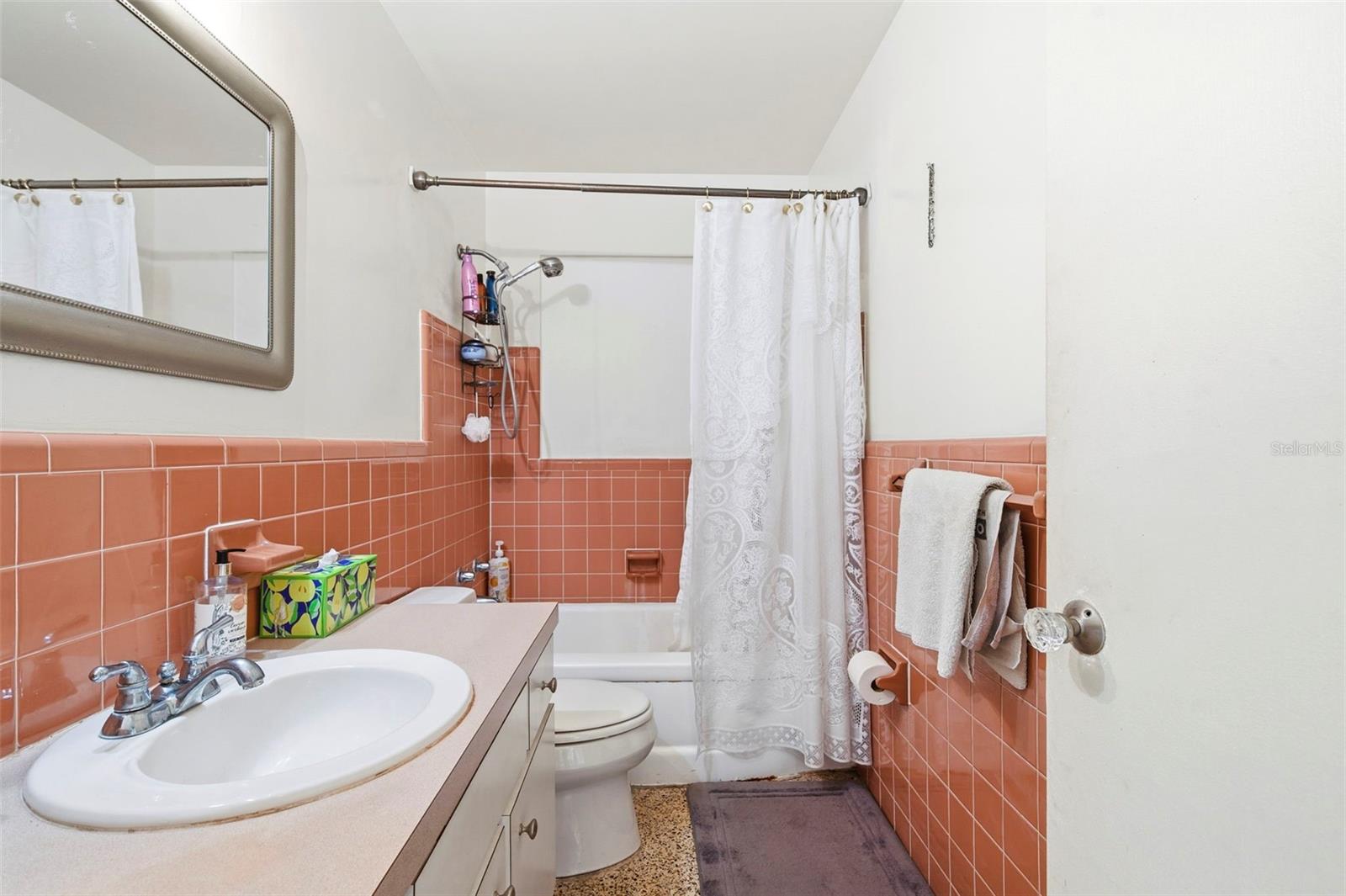 3947 HUNTINGTON ST NE — photo 35