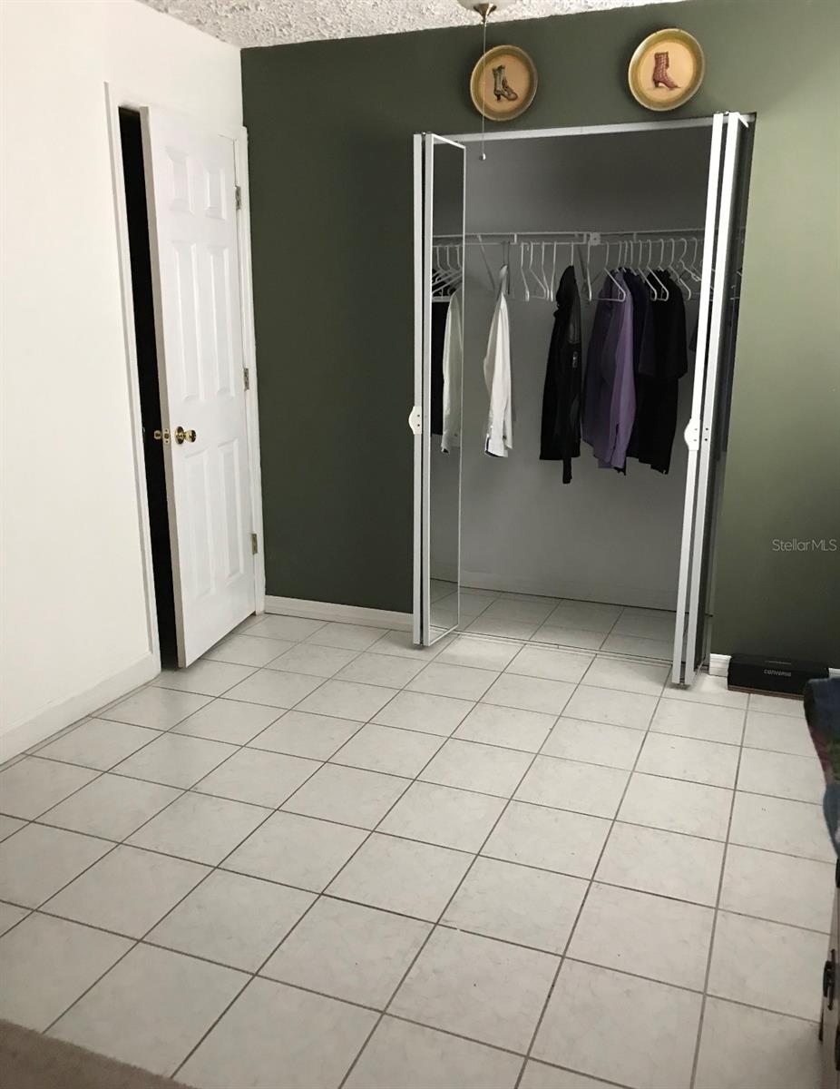 3947 HUNTINGTON ST NE — photo 40