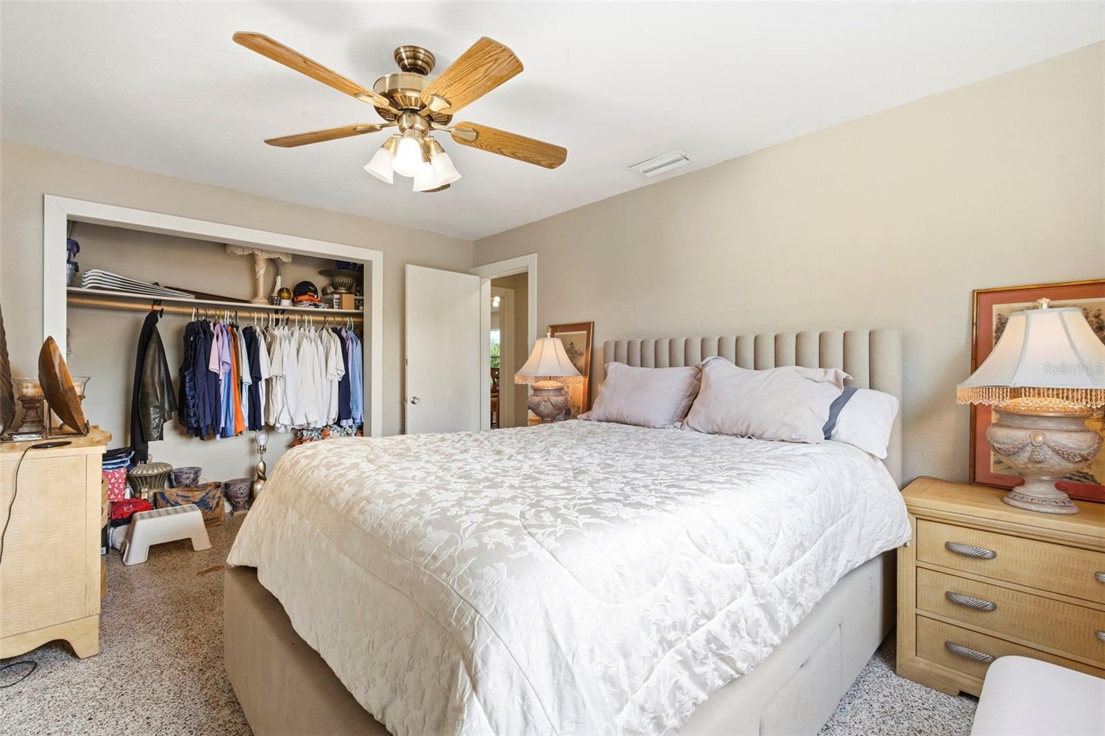3947 HUNTINGTON ST NE — photo 38