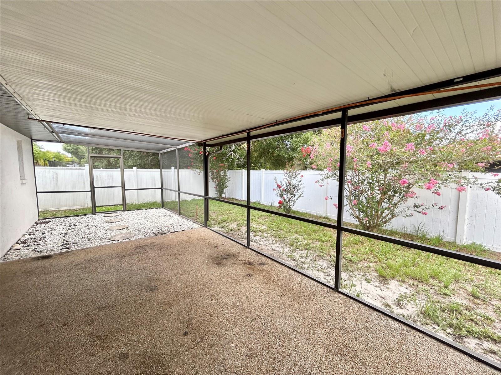 4633 BROOKSDALE DR — photo 37