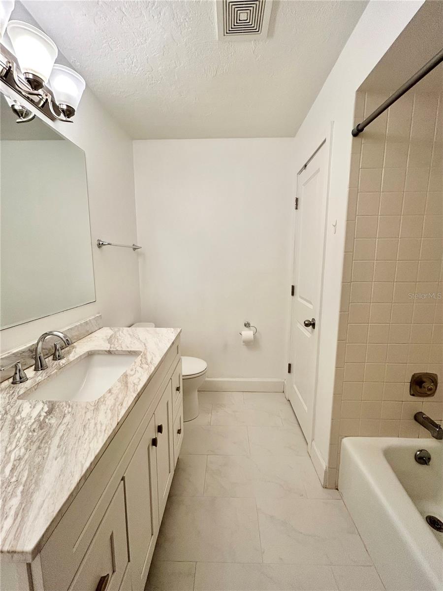 4633 BROOKSDALE DR — photo 27