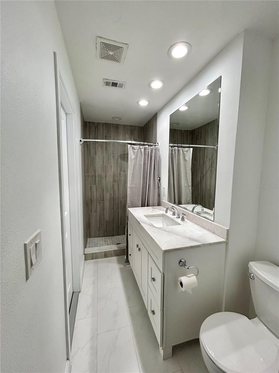 4633 BROOKSDALE DR — photo 24