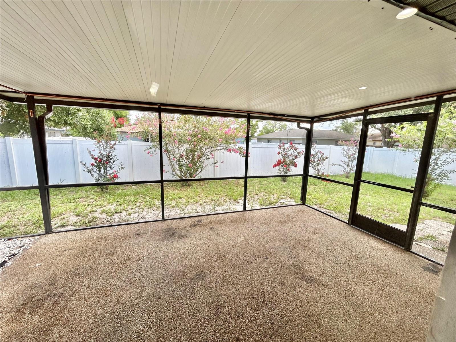 4633 BROOKSDALE DR — photo 36