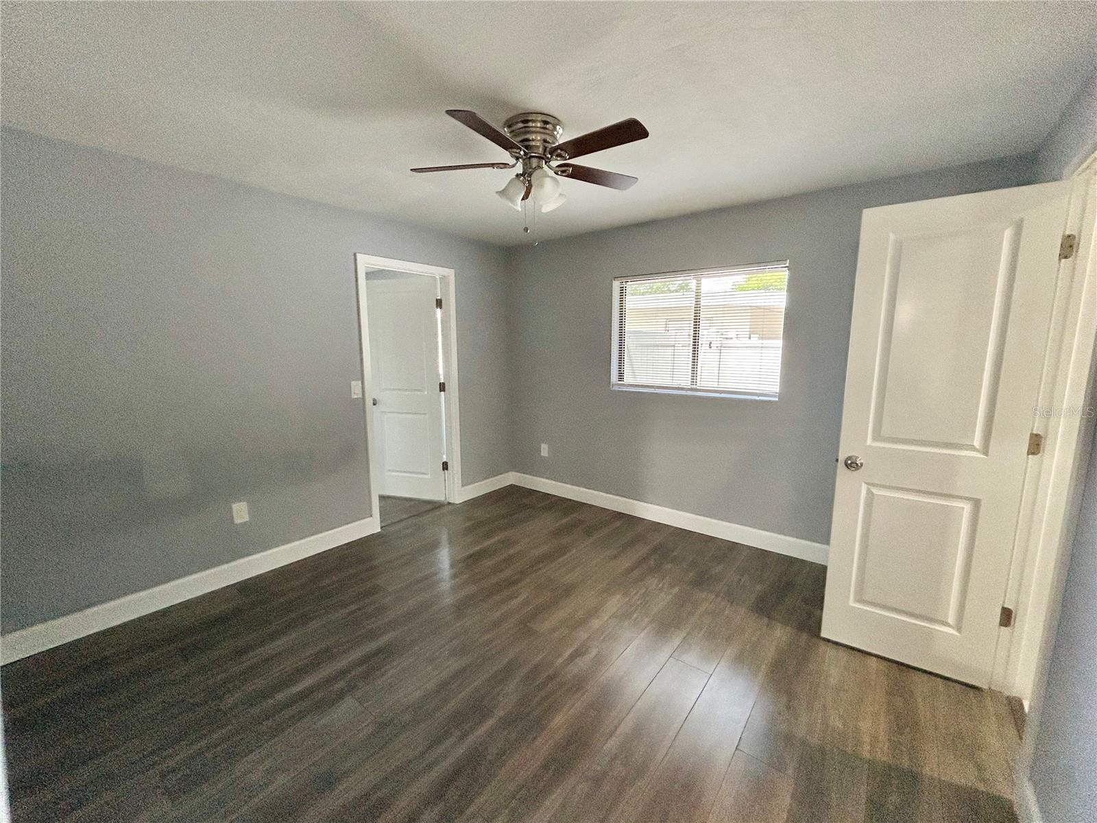 4633 BROOKSDALE DR — photo 31