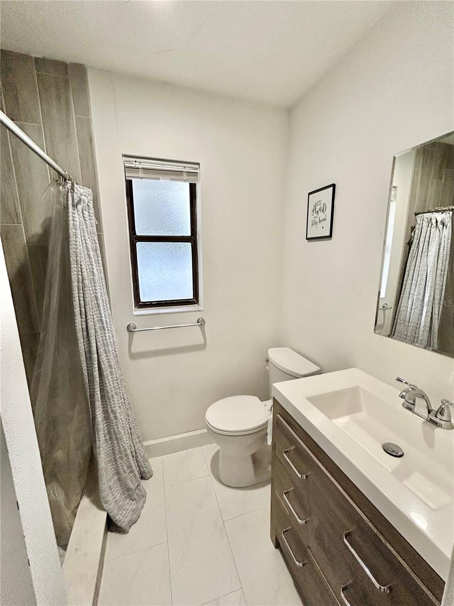 4633 BROOKSDALE DR — photo 33
