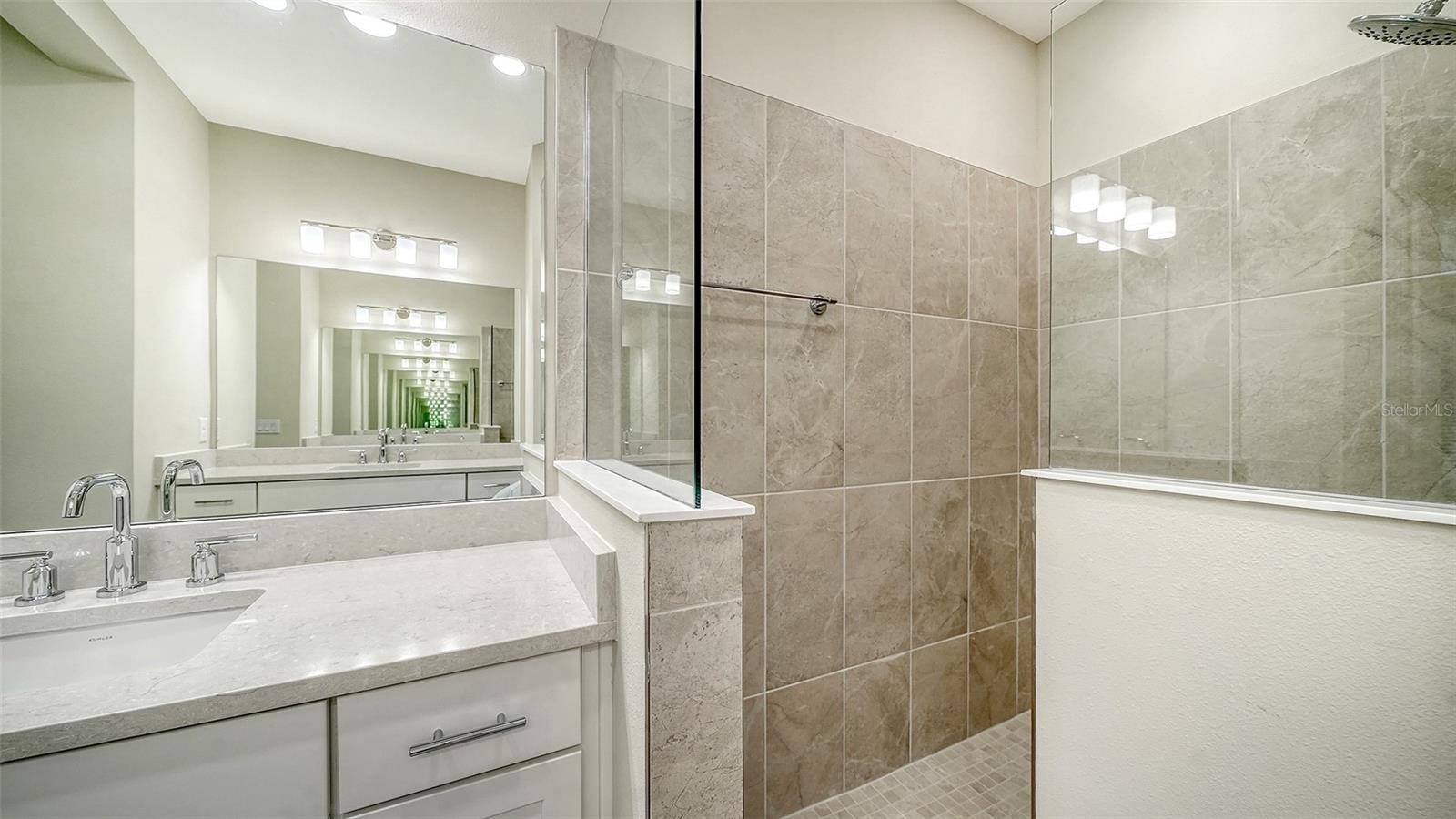 264 ALTAMURA CIR — photo 23