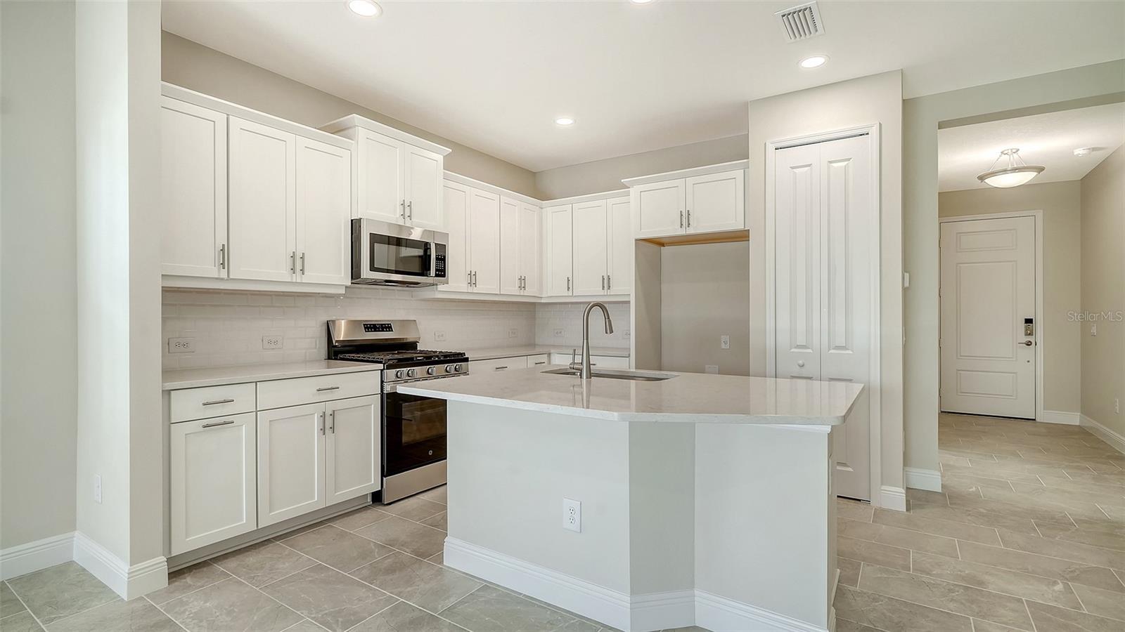 264 ALTAMURA CIR — photo 14