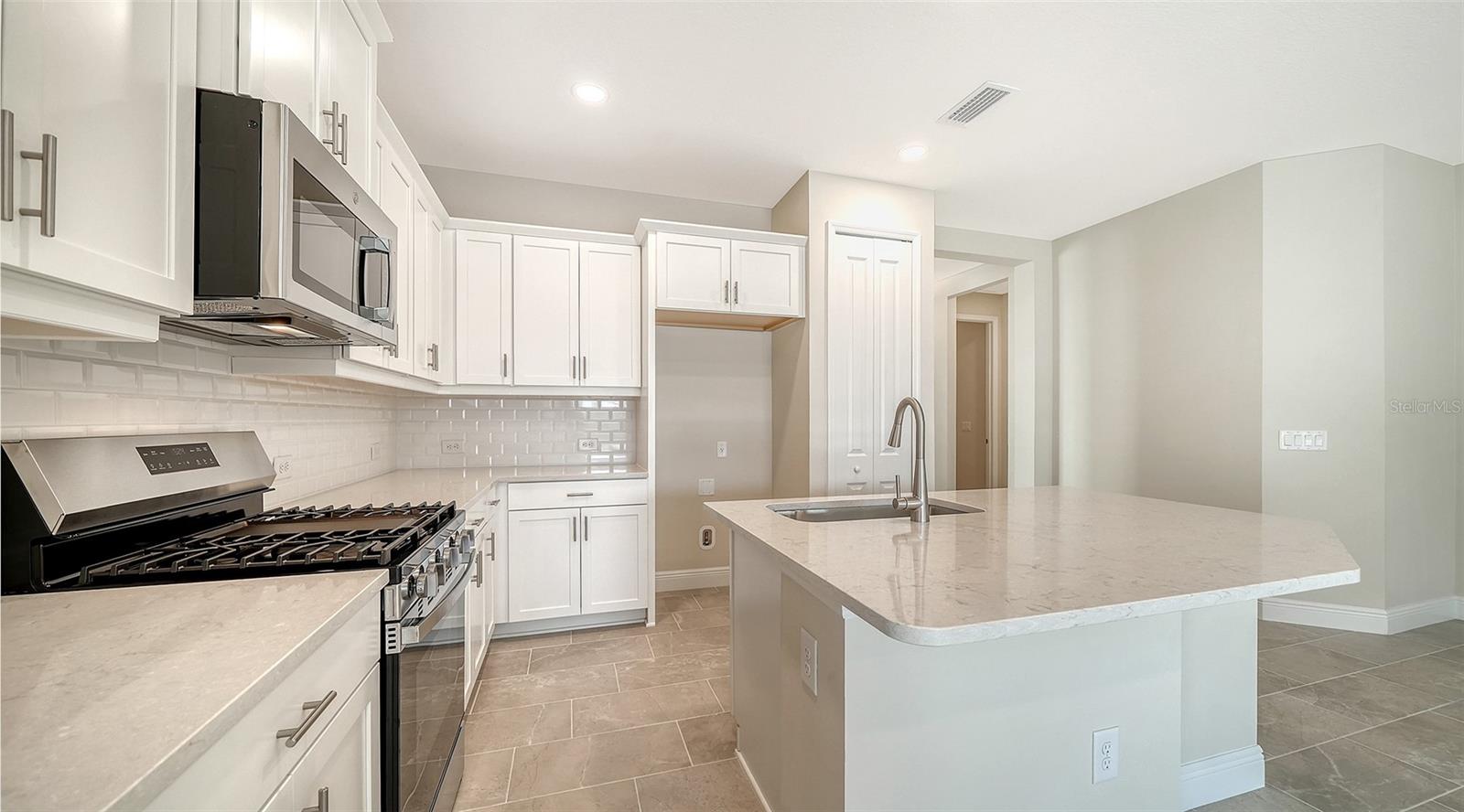 264 ALTAMURA CIR — photo 16