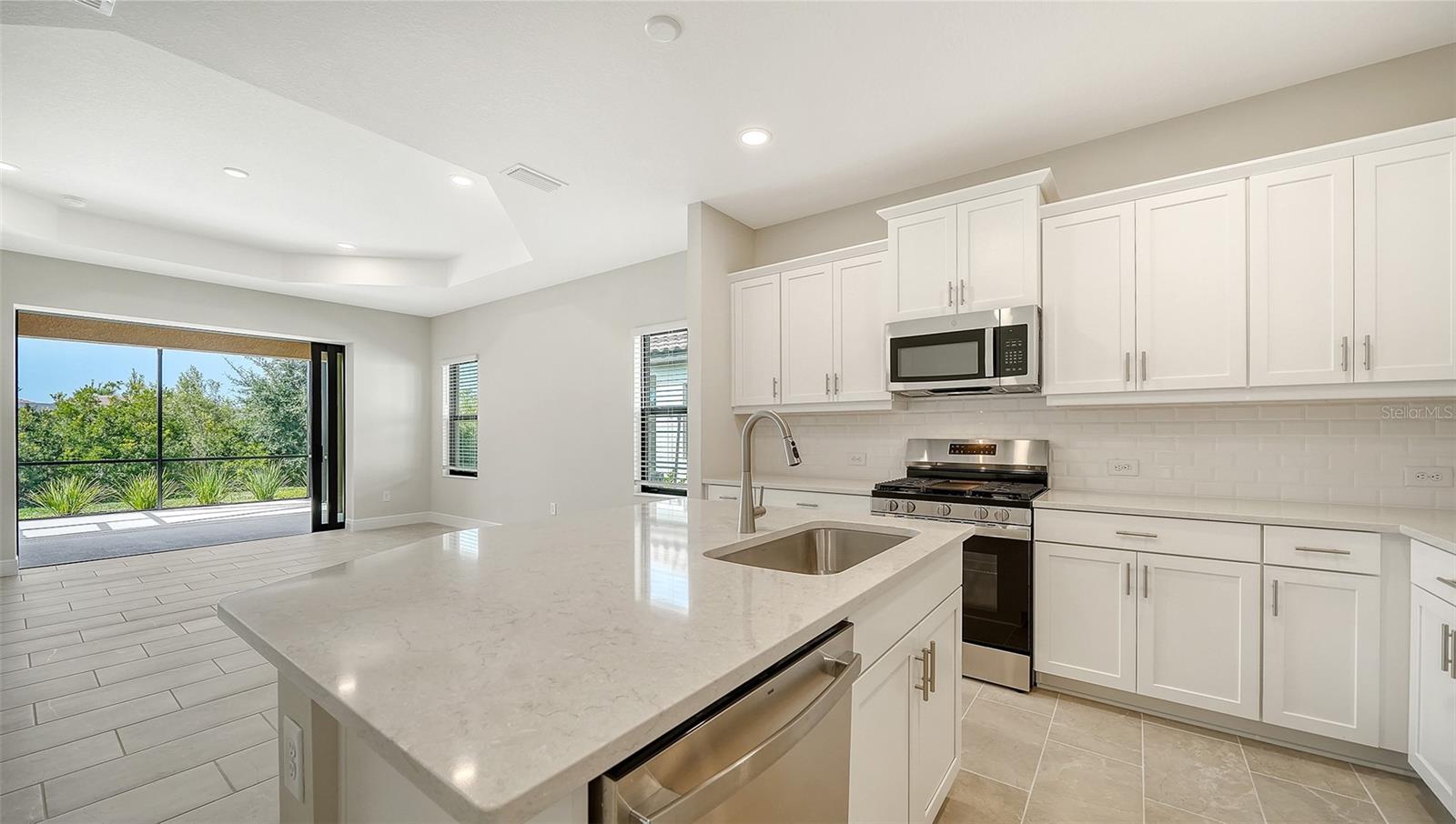 264 ALTAMURA CIR — photo 17