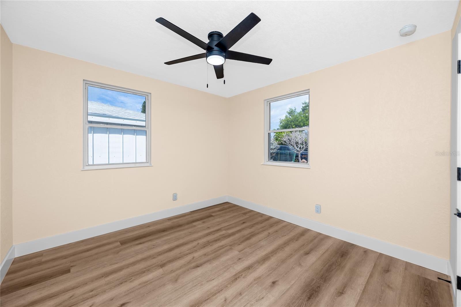 504 79TH AVE — photo 33