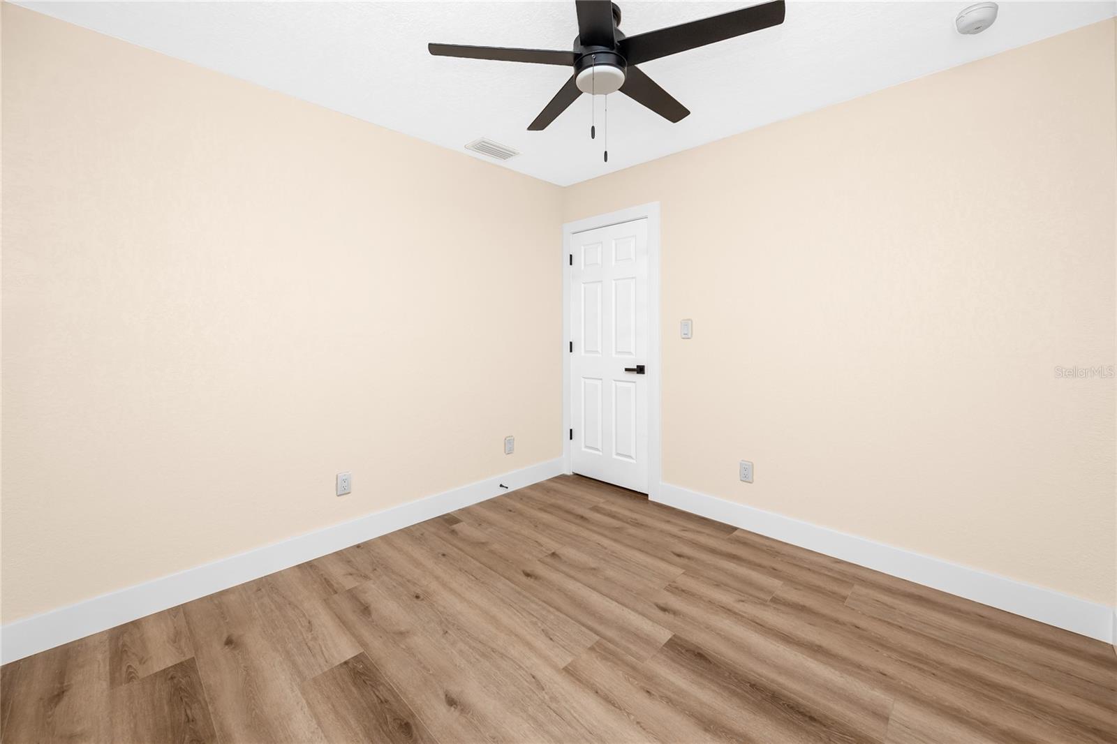 504 79TH AVE — photo 32