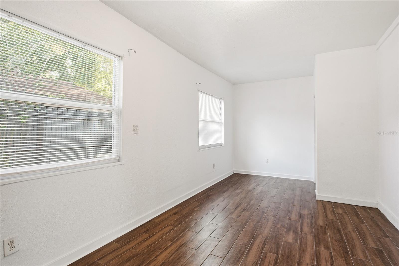 536 PATRICIA AVE — photo 38