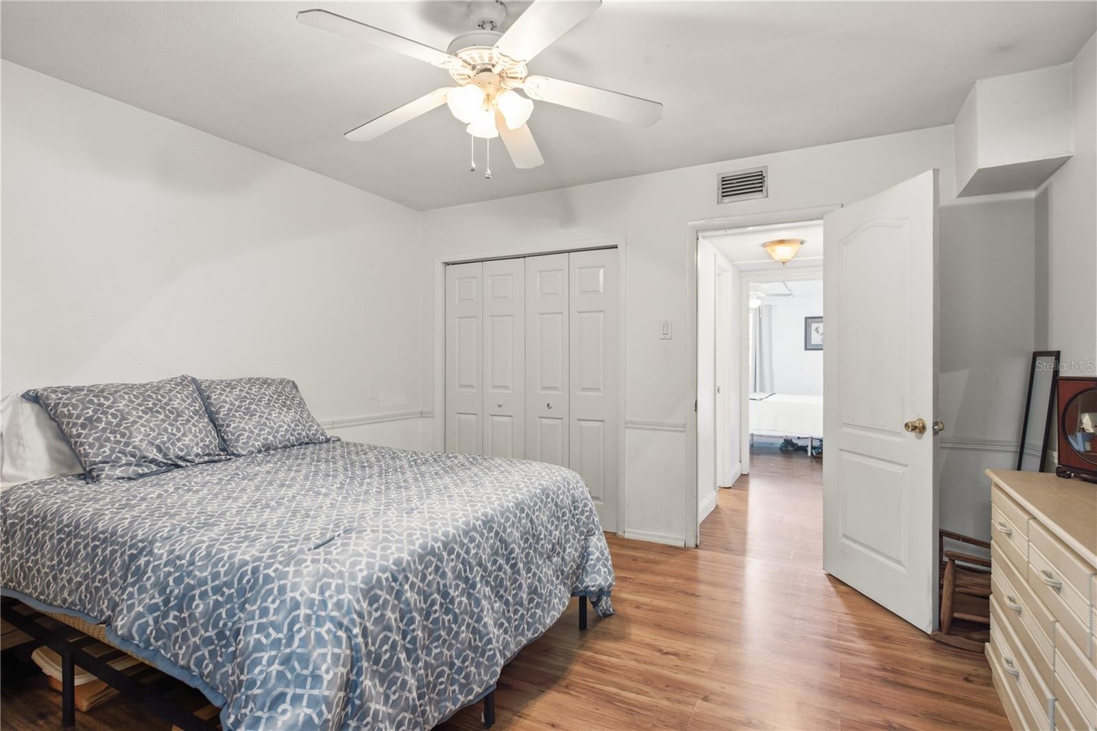 536 PATRICIA AVE — photo 18
