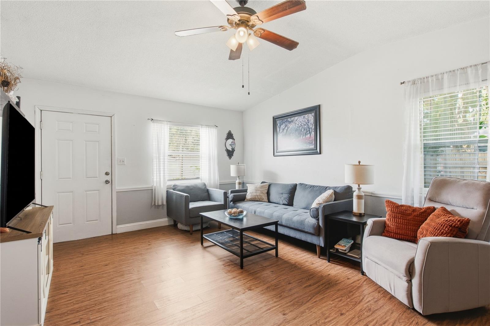 536 PATRICIA AVE — photo 7