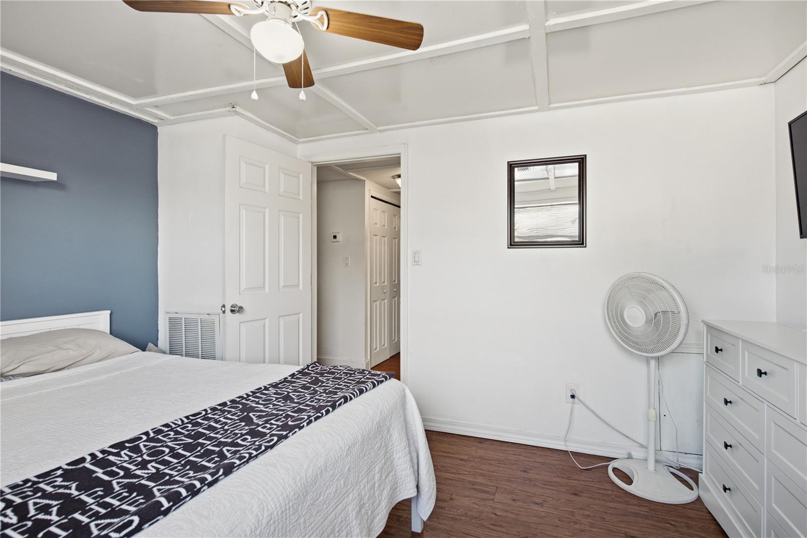 536 PATRICIA AVE — photo 16