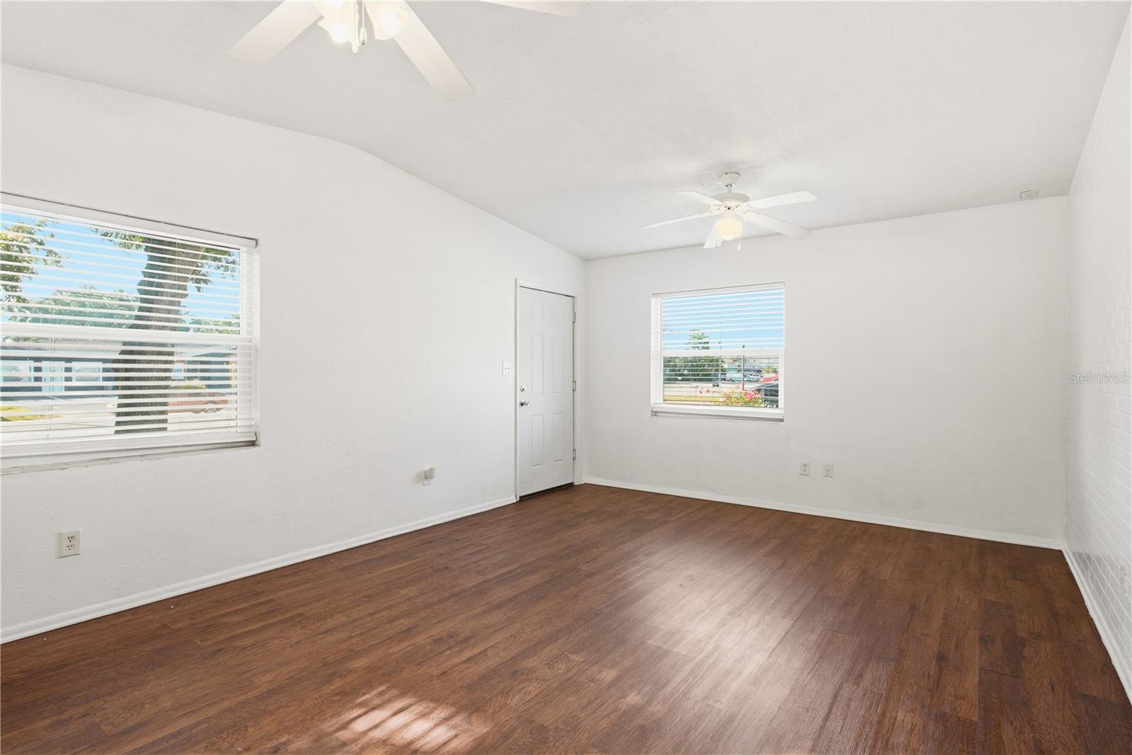536 PATRICIA AVE — photo 29