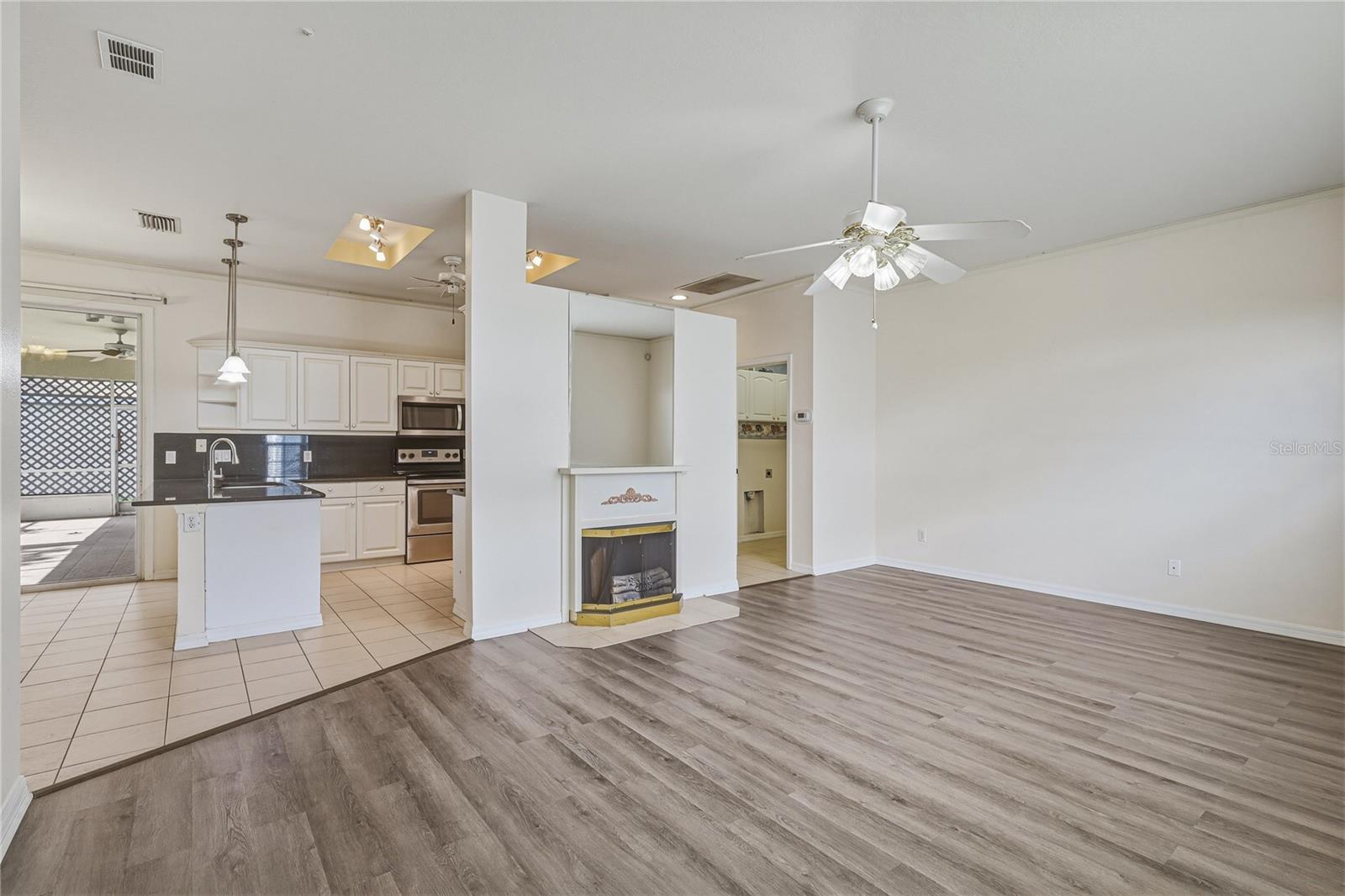 6305 ROCK CREEK CIR — photo 10