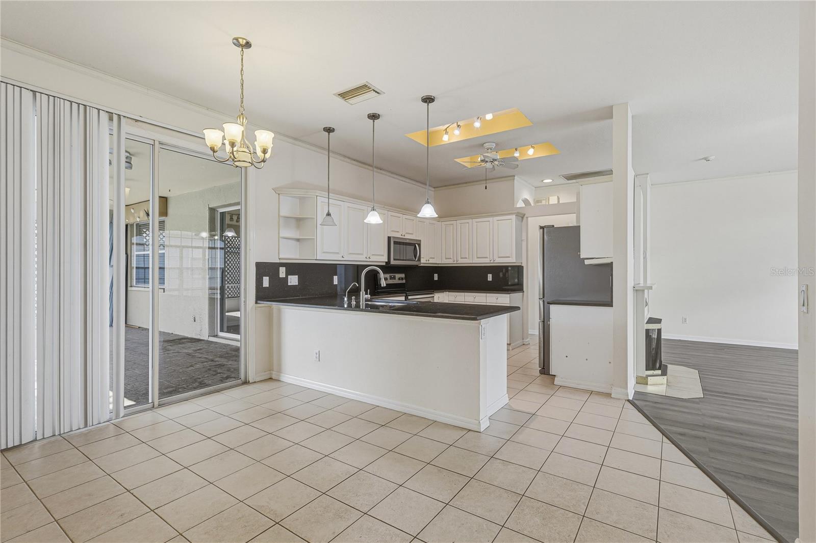 6305 ROCK CREEK CIR — photo 12