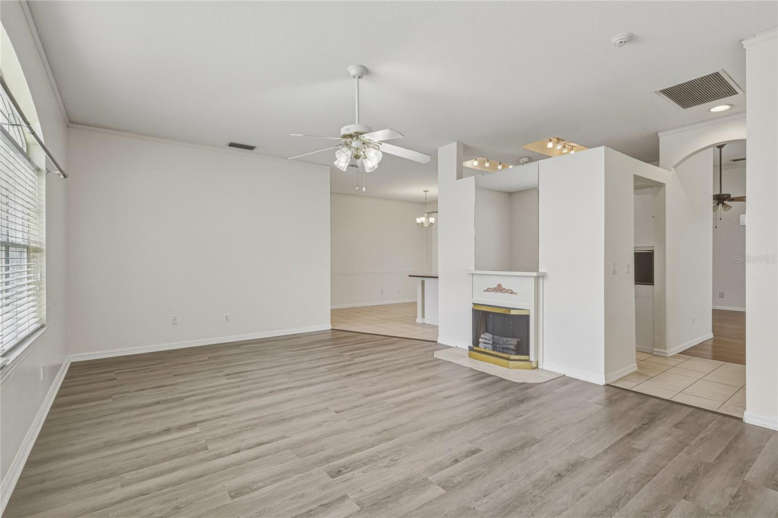 6305 ROCK CREEK CIR — photo 7