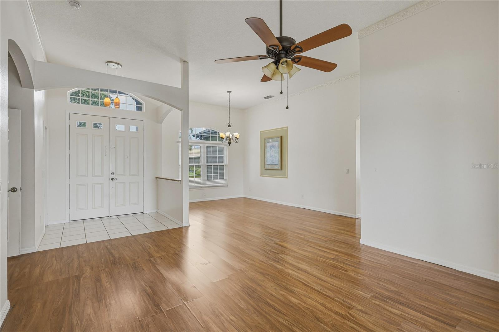 6305 ROCK CREEK CIR — photo 2